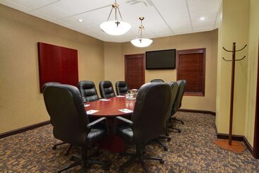 هتل Best Western Plus Winnipeg Airport