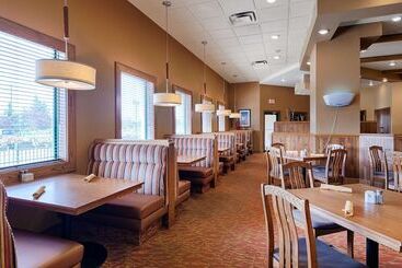 هتل Best Western Plus Winnipeg Airport