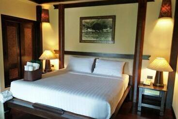 هتل Botany Beach Resort Pattaya
