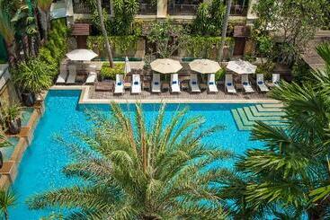 هتل Burasari Phuket Resort & Spa