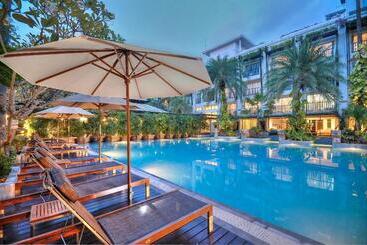 هتل Burasari Phuket Resort & Spa