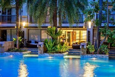 هتل Burasari Phuket Resort & Spa