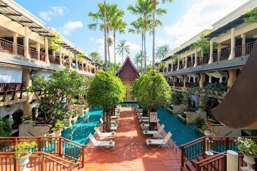 هتل Burasari Phuket Resort & Spa