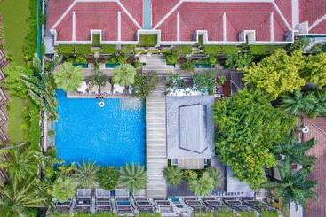 هتل Burasari Phuket Resort & Spa