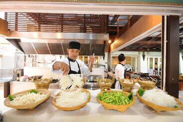 هتل Burasari Phuket Resort & Spa
