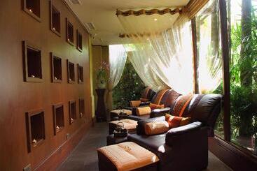 هتل Burasari Phuket Resort & Spa