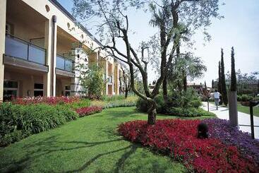 هتل Caesius Thermae & Spa Resort