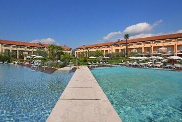 هتل Caesius Thermae & Spa Resort