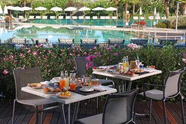 هتل Caesius Thermae & Spa Resort