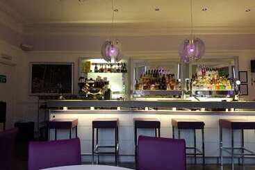 هتل The Clubhouse B&b