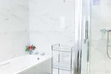 هتل The Clubhouse B&b