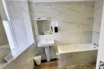 هتل The Clubhouse B&b