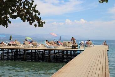 هتل Dassia Beach