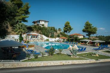هتل Halkidiki Palace