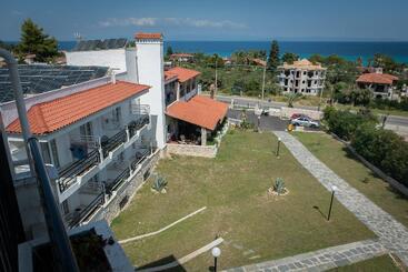 هتل Halkidiki Palace