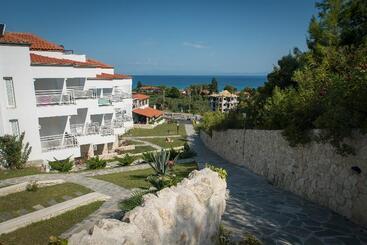 هتل Halkidiki Palace