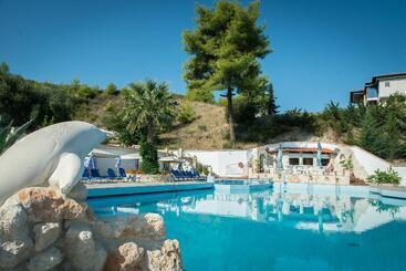 هتل Halkidiki Palace
