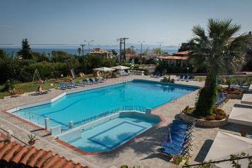هتل Halkidiki Palace