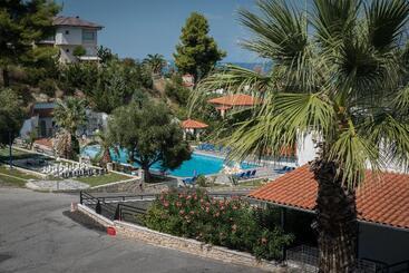 هتل Halkidiki Palace