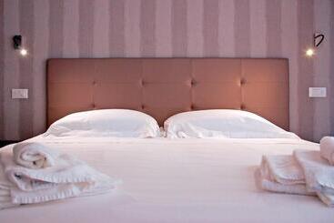 هتل Holiday Club Residence