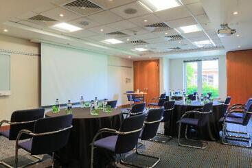 Отель Holiday Inn Guildford, An Ihg