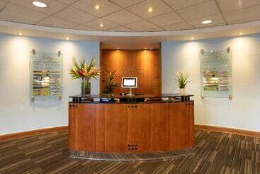 Отель Holiday Inn Guildford, An Ihg