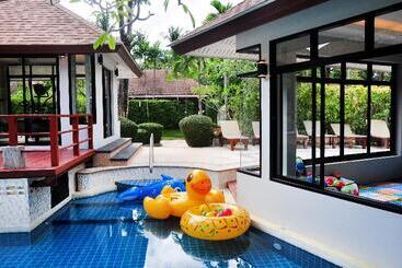 هتل Lanta Sand Resort & Spa