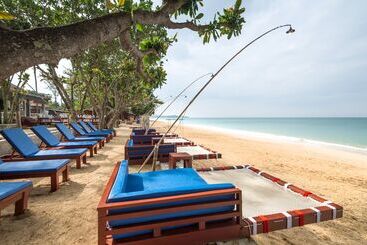 هتل Lanta Sand Resort & Spa