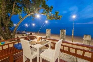 هتل Lanta Sand Resort & Spa