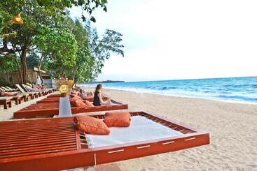هتل Lanta Sand Resort & Spa