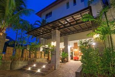 هتل Lanta Sand Resort & Spa