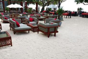 هتل Lanta Sand Resort & Spa