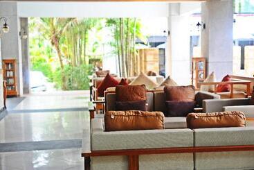 هتل Lanta Sand Resort & Spa