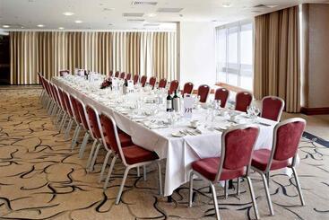 Mercure Cardiff Holland House Hotel & Spa