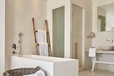 هتل Myconian Ambassador Relais & Chateaux