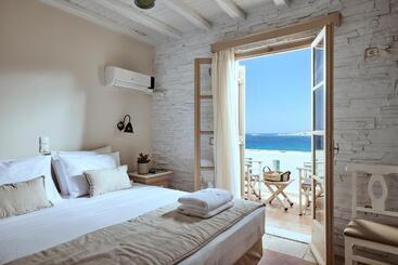 هتل Naxos Magic Village