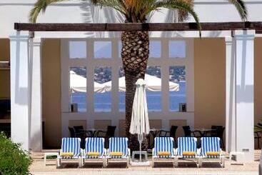 هتل Nissia Traditional Residences Spetses