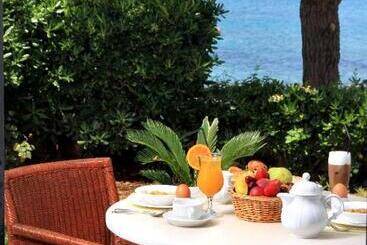 هتل Nissia Traditional Residences Spetses