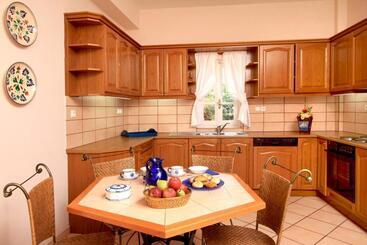 هتل Nissia Traditional Residences Spetses