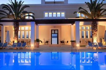هتل Nissia Traditional Residences Spetses