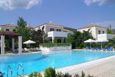 هتل Nissia Traditional Residences Spetses