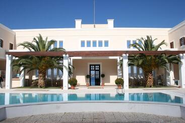 هتل Nissia Traditional Residences Spetses