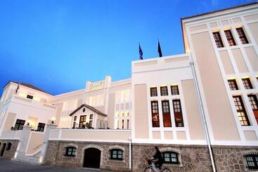 هتل Nissia Traditional Residences Spetses