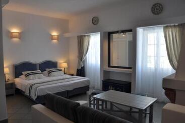 هتل Nissia Traditional Residences Spetses