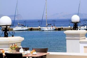 هتل Nissia Traditional Residences Spetses