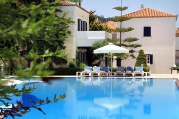 هتل Nissia Traditional Residences Spetses