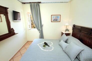 هتل Nissia Traditional Residences Spetses