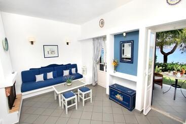 هتل Nissia Traditional Residences Spetses