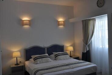 هتل Nissia Traditional Residences Spetses