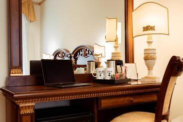 هتل Palazzo Alexander
